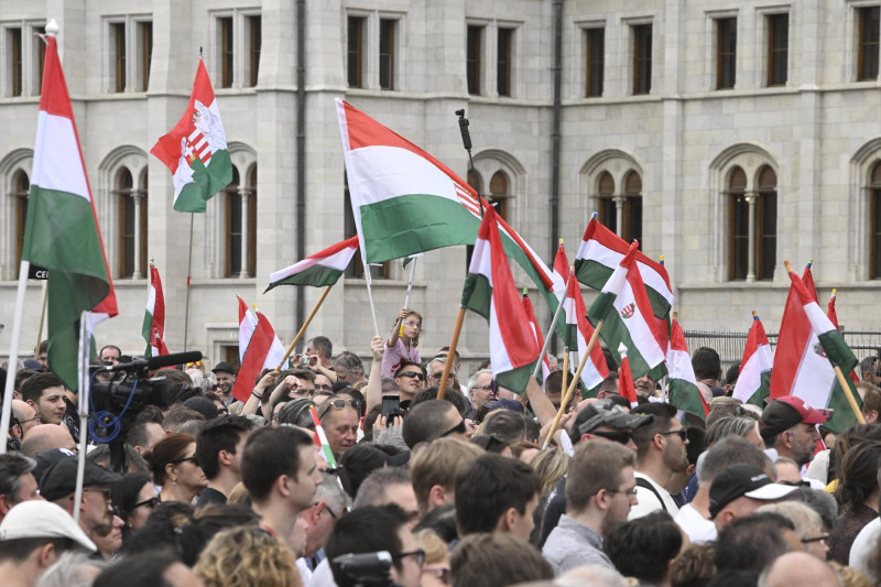 Voks 24  A Magyar Péter által meghirdetett demonstráció B